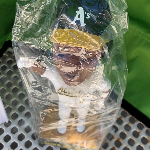 Vintage🍋Oakland A’s: Miguel Tejada Bobblehead - Picture 3 of 4